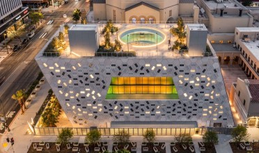 Audrey Irmas Pavilion: Nejen praktický doplněk chrámu, ale i originální architektonický skvost