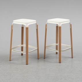 Nízka barová stolička STEELWOOD STOOL - biela s bukovými nohami