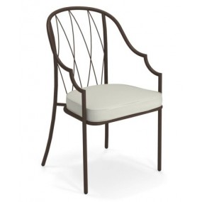Como chair with armrests