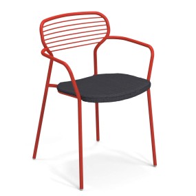 APERO chair with armrests and upholstered seat cushion