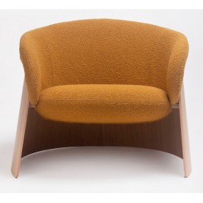 GINGER LOUNGE armchair with wooden base