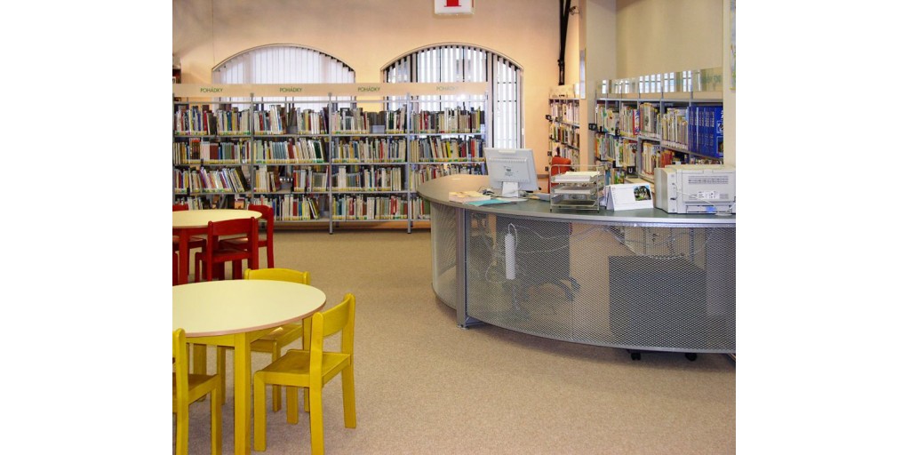 Městská knihovna Smíchov 2003