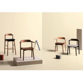 Chair YUMI - with wooden arms
