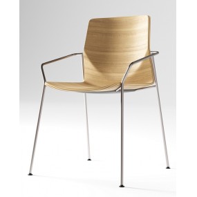 KAI chair with armrests