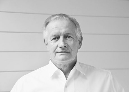 Robert Zoller Robert Zoller