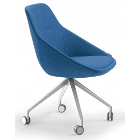 EZY low chair with wheels