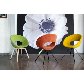 Čalouněná židle FLOWER, dřevěná podnož