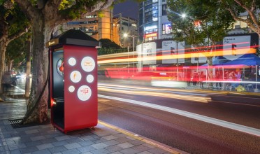 Telefonní budky Smart Booth v Šanghaji volají z budoucnosti