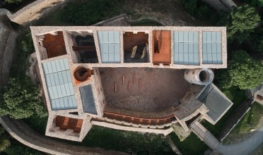 Unikátní rekonstrukce středověkého hradu, který získal moderní prvky i Českou cenu za architekturu