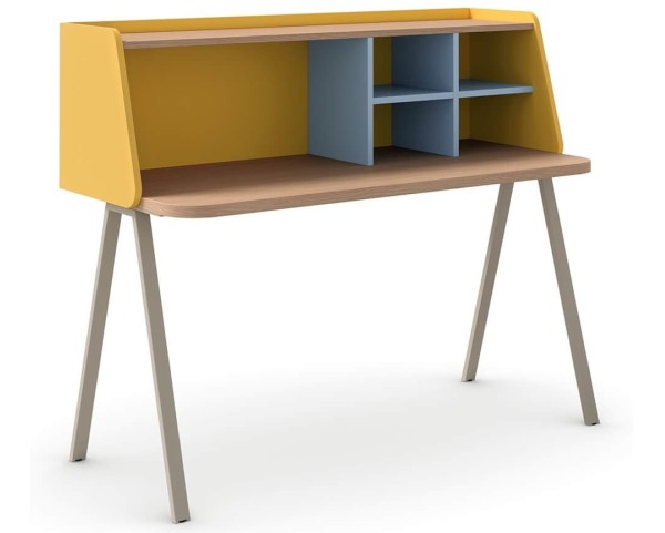 LEO table with compartments