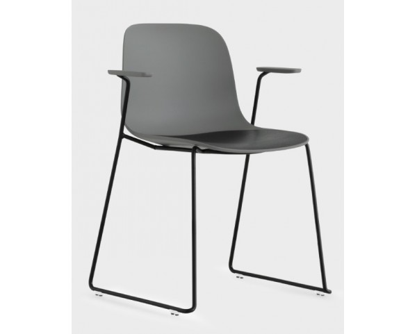 SEELA S314 chair with plastic shell