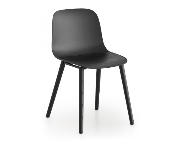 SEELA S313 chair with plastic shell