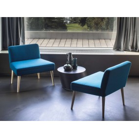 Lounge židle SERIE 50 - dřevěná podnož