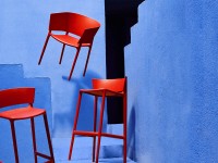 Nízka barová stolička AFRICA - červená - 2