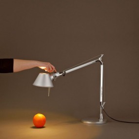 Stolová lampa Tolomeo Midi Tavolo LED 2700K - strieborná