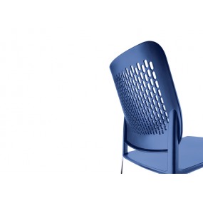 WAIT chair with padded seat and armrests
